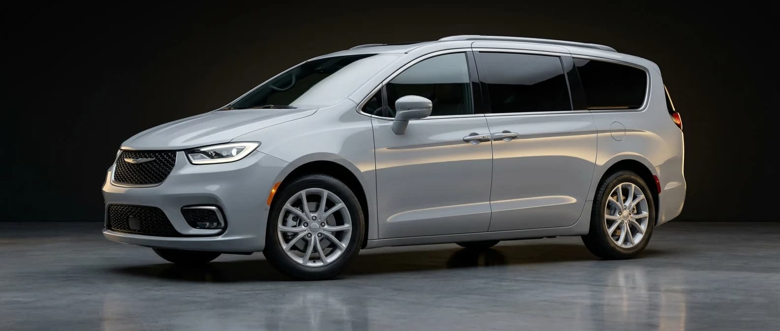 2025 Chrysler Pacifica Pinnacle Hybrid in Ceramic Grey
